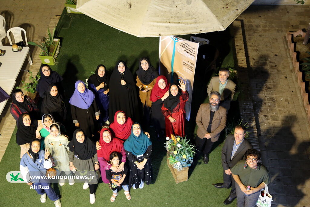 نشست دانش افزایی قصه گویان راه یافته به بخش جشنواره با عنوان "قصه ، چرا و چگونه؟! "