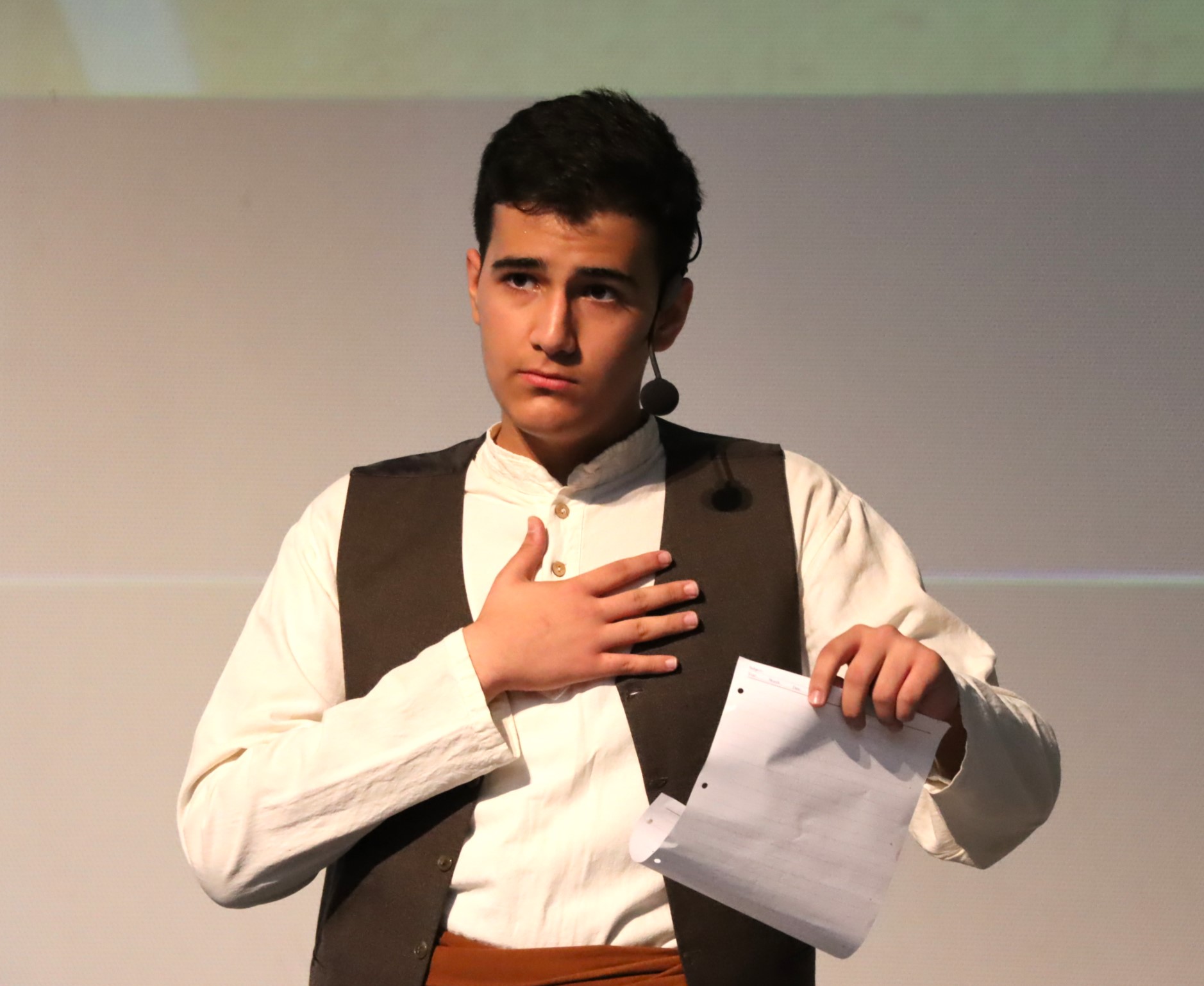 قصهگویان زبان اشاره و آیینی سنتی آغازگر جشنواره قصهگویی بودند