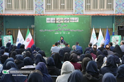 نواختن زنگ کتابخوانی در دبیرستان دخترانه فرهنگ تهران