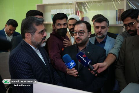 نواختن زنگ کتابخوانی در دبیرستان دخترانه فرهنگ تهران