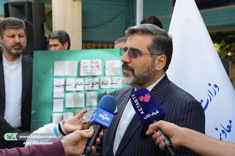 نواختن زنگ کتابخوانی در دبیرستان دخترانه فرهنگ تهران