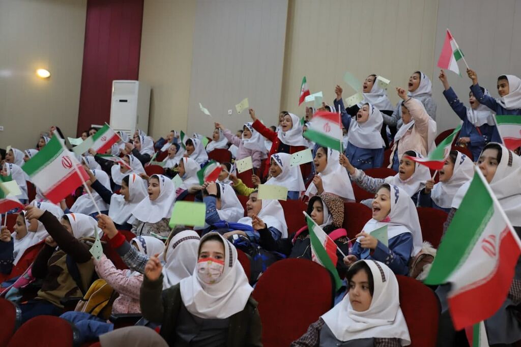 مرحله استانی بیست و پنجمین جشنواره بین المللی قصه گویی در آذربایجان غربی آغاز شد.
