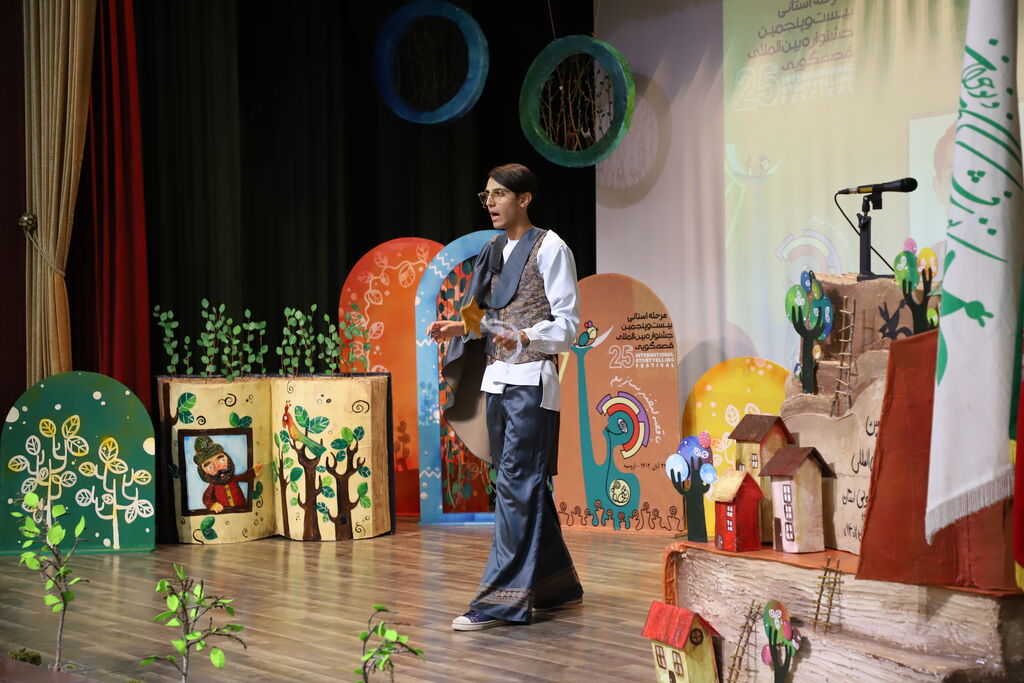 رقابت قصهگویان مرحله استانی جشنواره قصهگویی ادامه دارد