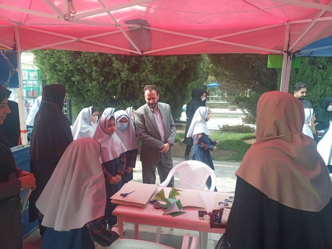 افتتاح نمایشگاه کتاب به همراه نشست های تخصصی کتاب خوانی