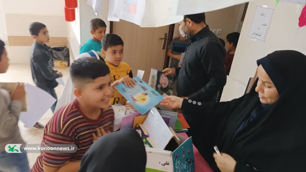 طرح «پیک کتاب، نذر کتاب» کتابخانه‌های سیار کانون خوزستان اجرا شد