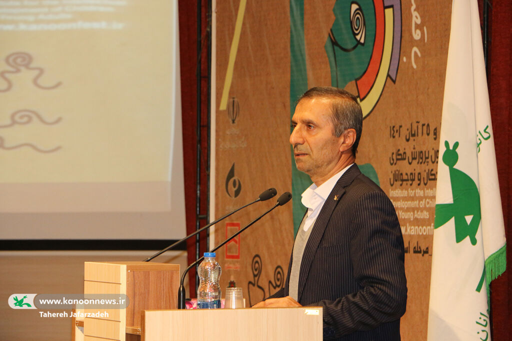 آیین افتتاحیه مرحلهی استانی جشنوارهی قصهگویی در کانون سمنان/ قصه، روایتگری توأم با شنیدن است