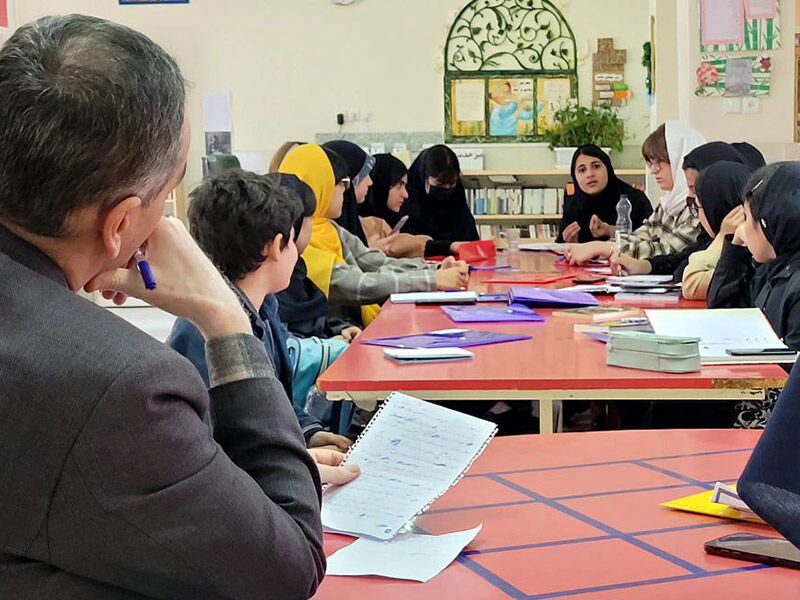 استفاده از تجربیات زیستی، در باورپذیری آثار یک نویسنده موثر است