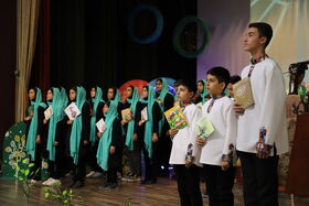 اجرای سرود « قصه» توسط اعضای انجمن سرود کانون استان آذربایجان غربی