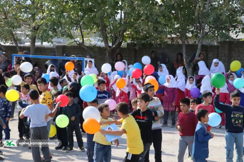 پیک امید کانون گلستان در جمع کودکان روستای اجن‌قره شهرستان گالیکش 
