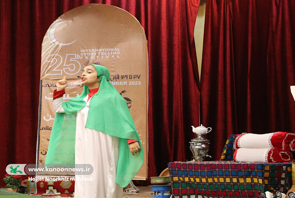 قطار مرحله استانی جشنواره قصه‌گویی در مسیر برگزاری است  / هنرنمایی  ۱۸ قصه‌گو در عصر روز نخست 