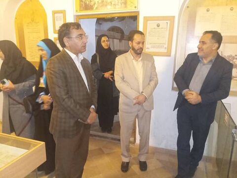 داوران قصه گویی اصفهان به اتفاق مدیر کل کانون پرورش فکری استان از خانه مشروطیت دیدن کردند