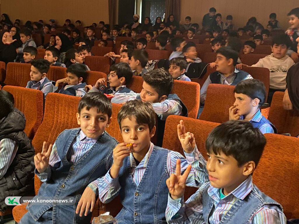 استقبال کودکان و نوجوانان از نمایش عروسکی «موشسلطان»