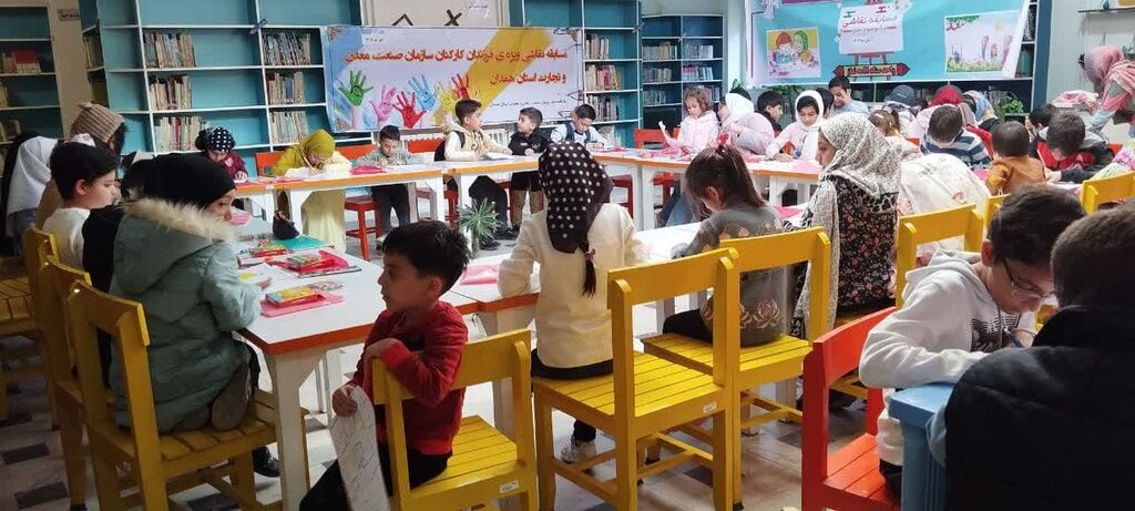 فرزندان کارکنان اداره صمت میهمان سینما کانون بودند