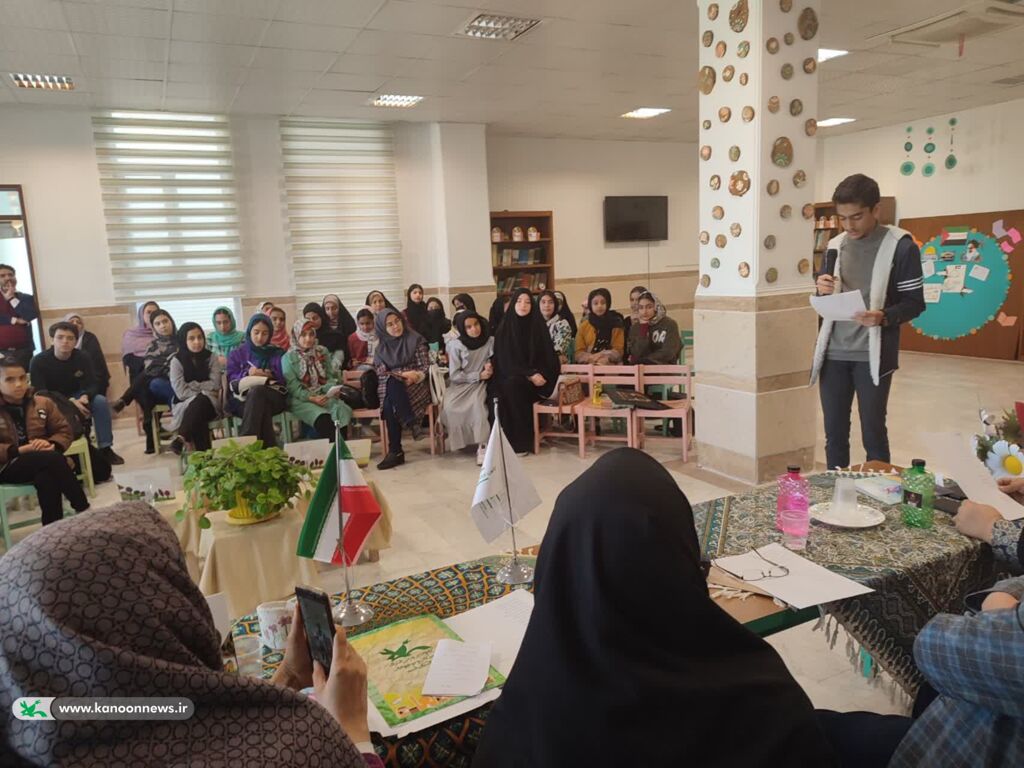 از کتابهای "گل زودرنج" و "بچههای بهار" رونمایی شد