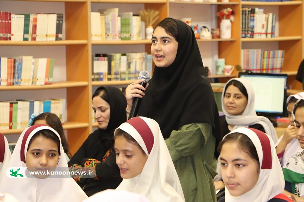 نقد و بررسی کتاب«خوان اول، عاشقی» با حضور زهره پریرخ