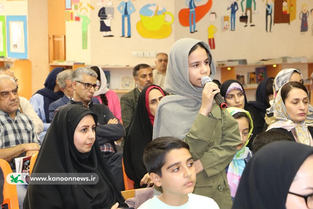 نقد و بررسی کتاب«خوان اول، عاشقی» با حضور زهره پریرخ