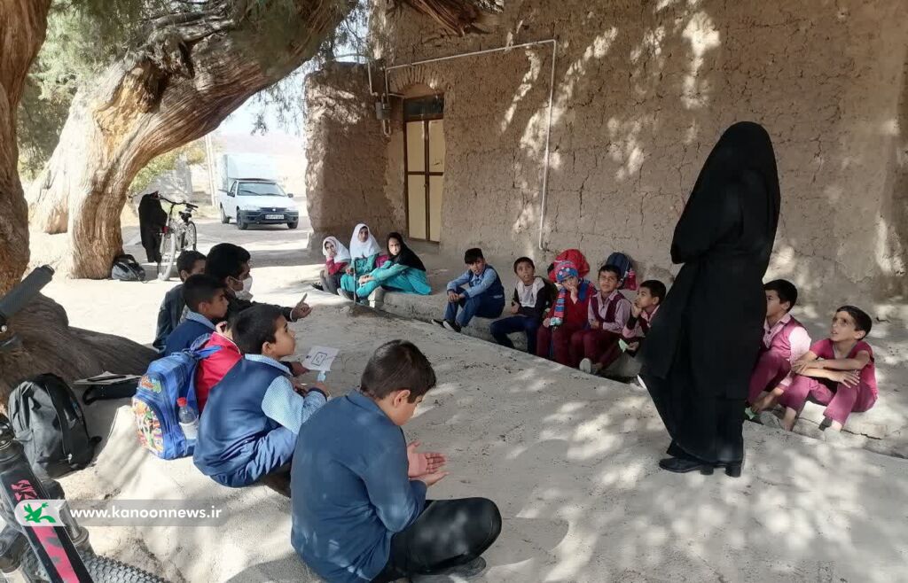 ایستگاه فرهنگی پرواز با کتاب تا شهر آفتاب در روستای مهمویی برگزار شد