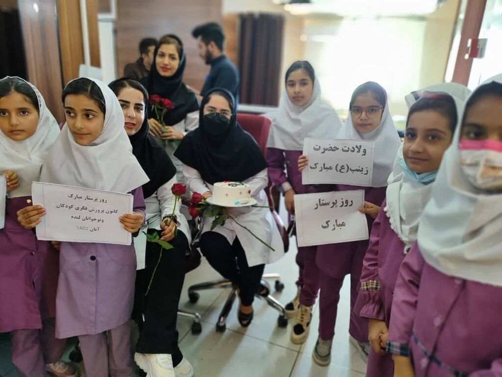 دیدار کودکان و نوجوانان عضو کانون پرورش فکری لنده با پرستاران دیدار کودکان و نوجوانان عضو کانون پرورش فکری لنده با پرستاران