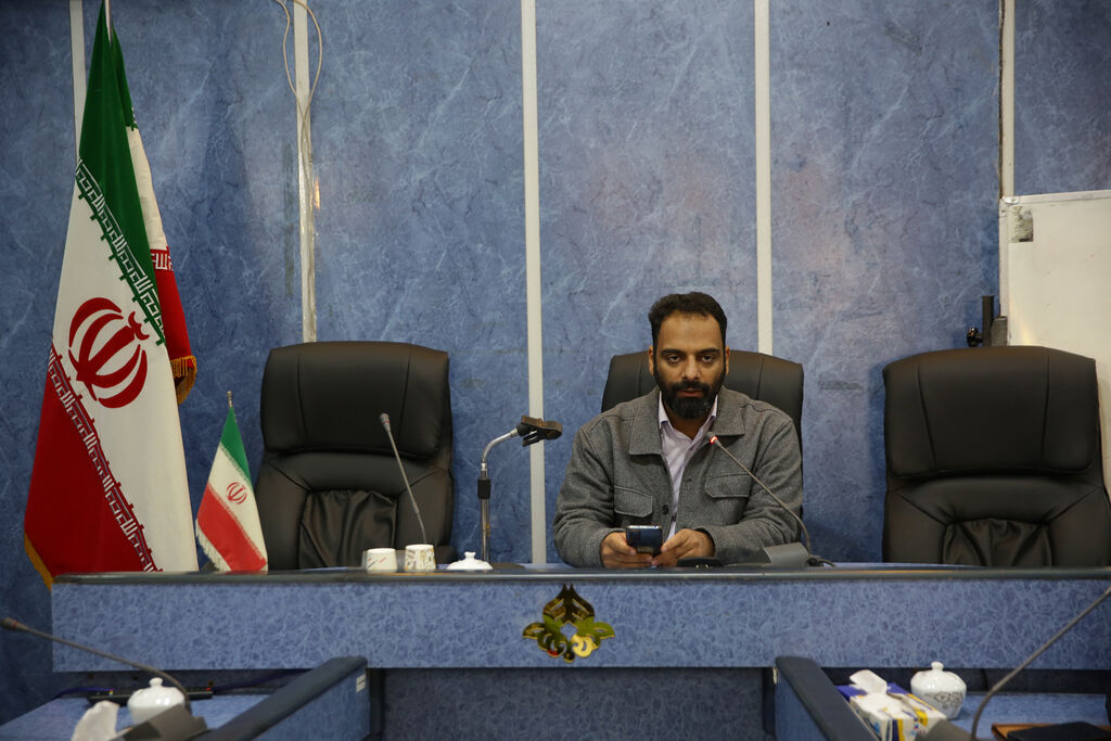 شاعران نوجوان به مطالعه متعهد شوند