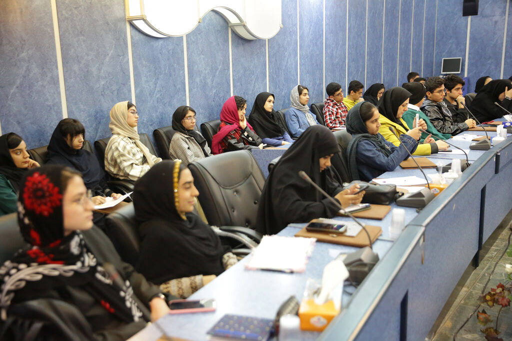 اردوهای فرهنگی و ادبی، بسترساز کشف و بالندگی استعدادها است