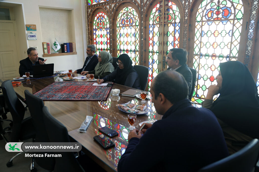 برگزاری نشستهای علمی تخصصی قصه و قصهگویی