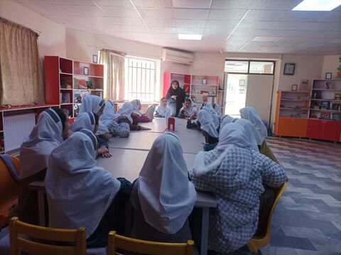 هفته کتاب و کتابخوانی در کانون استان ایلام به روایت تصویر
