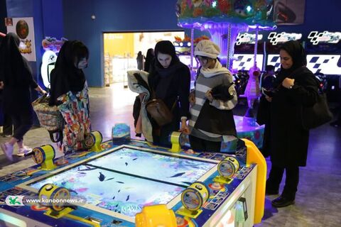 بازدید اعضای کانون از آکواریوم مجتمع تجاری کاسپین در منطقه آزاد تجاری بندرانزلی