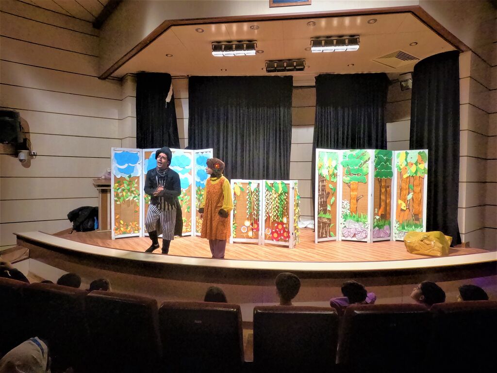 نمایش «کلوچه های خدا» در سینما کودک مجتمع آفرینش بندرعباس به روی صحنه رفت