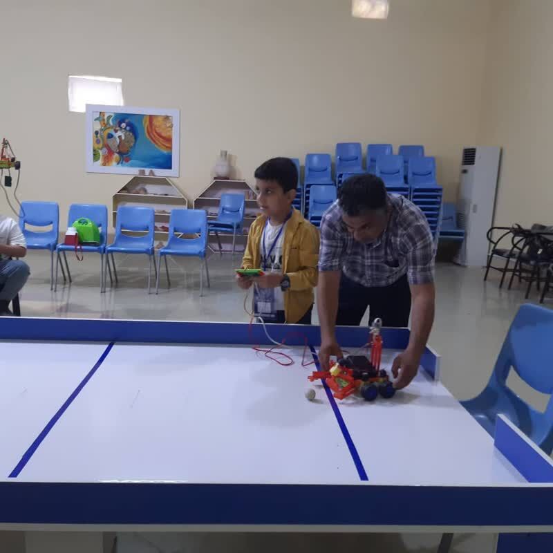 برگزاری مسابقات رباتیک دانش آموزی در مرکز گلشهر بندرعباس