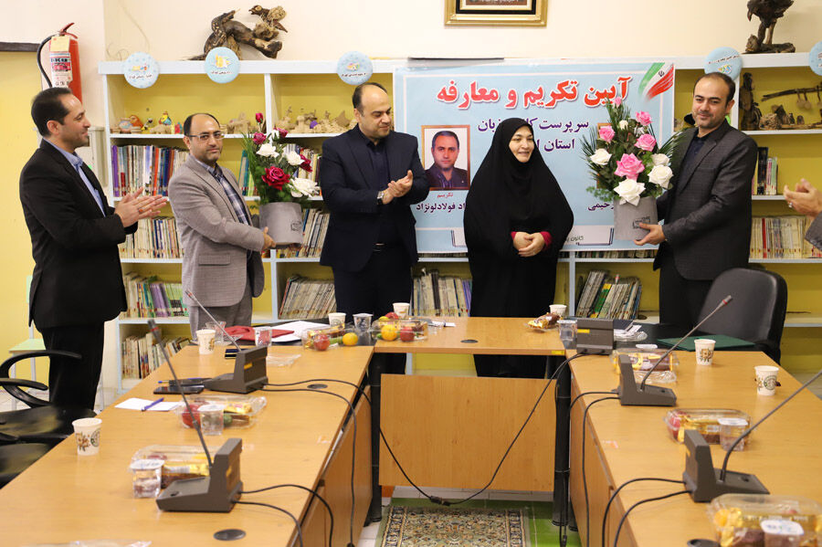 مراسم تکریم و معارفه سرپرست کانون زبان استان اردبیل برگزار شد