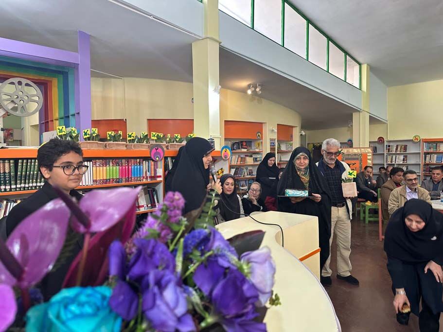 دورهمی اعضای قدیمی در قدیمیترین مرکز کانون کرج/ تجلیل از خانوادهی شهید غلامحسین قهرمانی