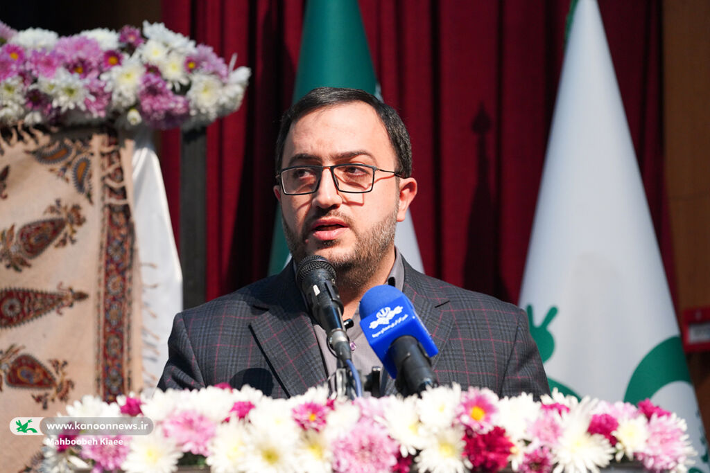 تازههای نشر کانون و طرح پویش کتابخوانی در آیینی رونمایی شد