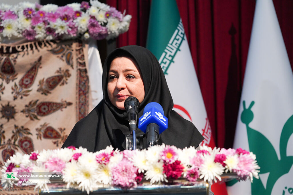 تازههای نشر کانون و طرح پویش کتابخوانی در آیینی رونمایی شد