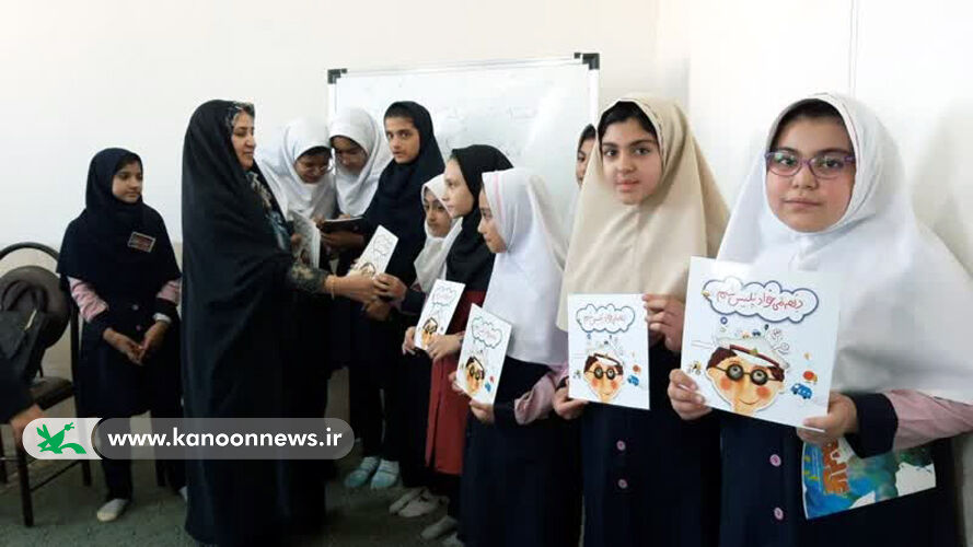 نشست با شاعران و نویسندگان مهریزی نشست با شاعران و نویسندگان مهریزی