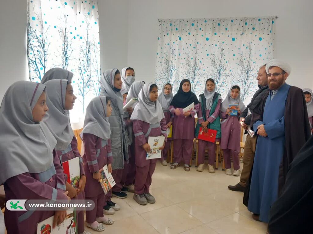 برگزاری "زنگ مطالعه" و ویژه برنامه " عصرانه با طعم کتاب های خوردنی " در مراکز فرهنگی هنری کانون استان