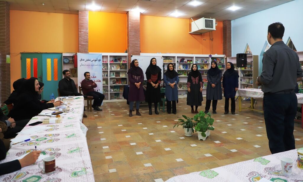 دوره آموزشی نمایش خلاق برای مربیان کانون استان قزوین