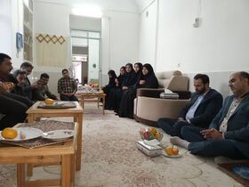 دیدار مدیر کل کانون پرورش فکری با خانواده شهید سید احمد حسینی