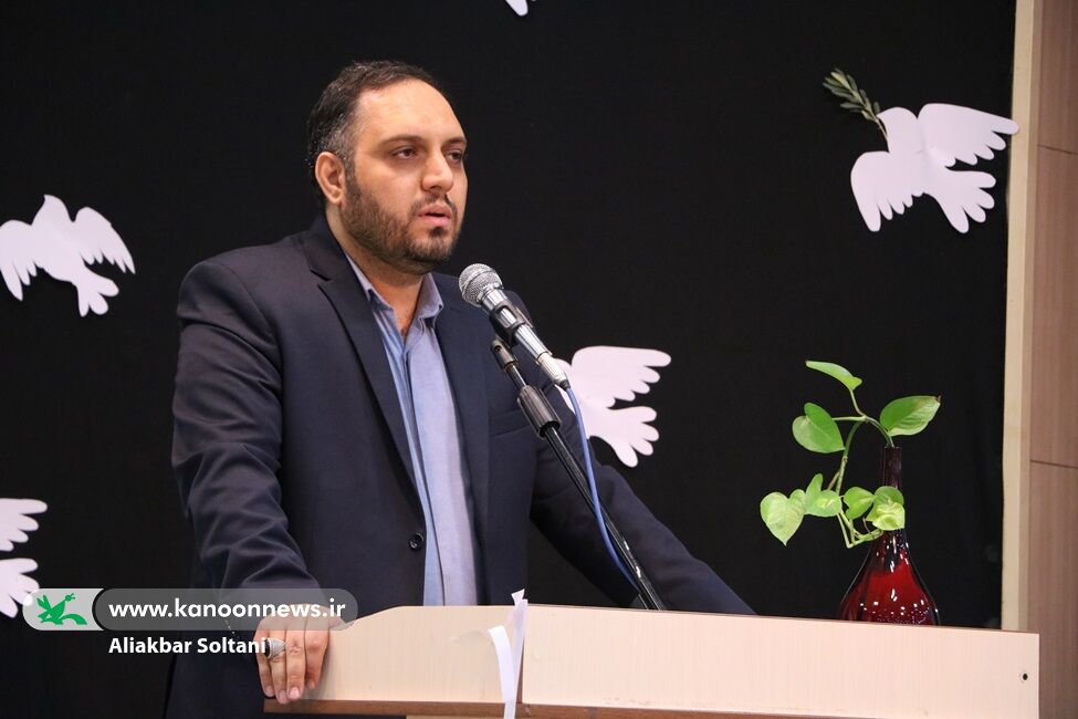 کانون را از جوانی میشناسم