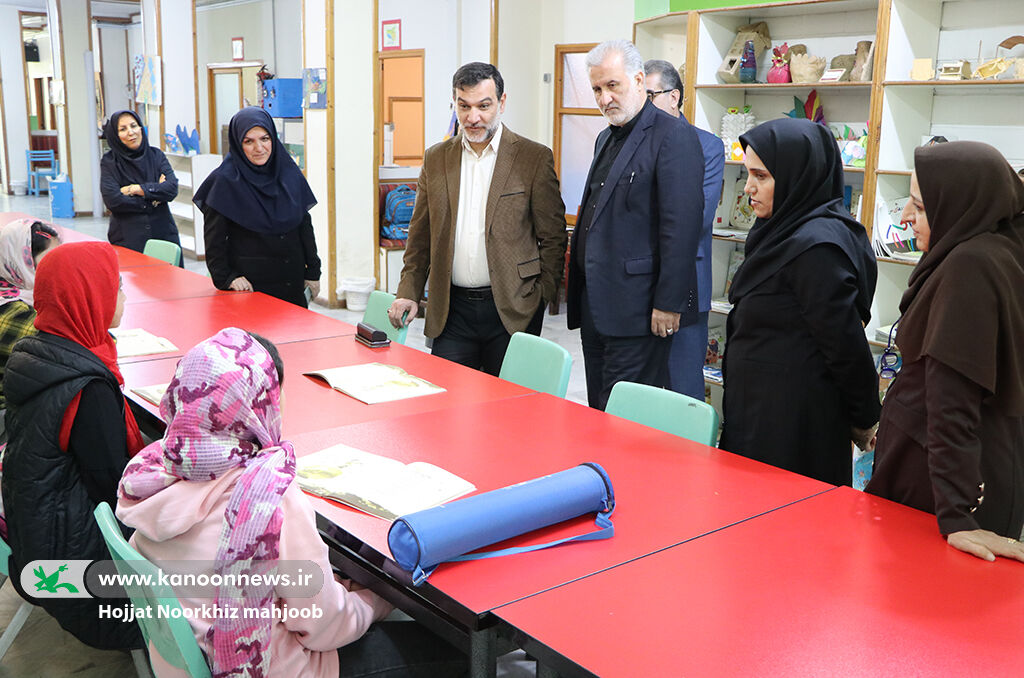 مربی و قصهگو هستم