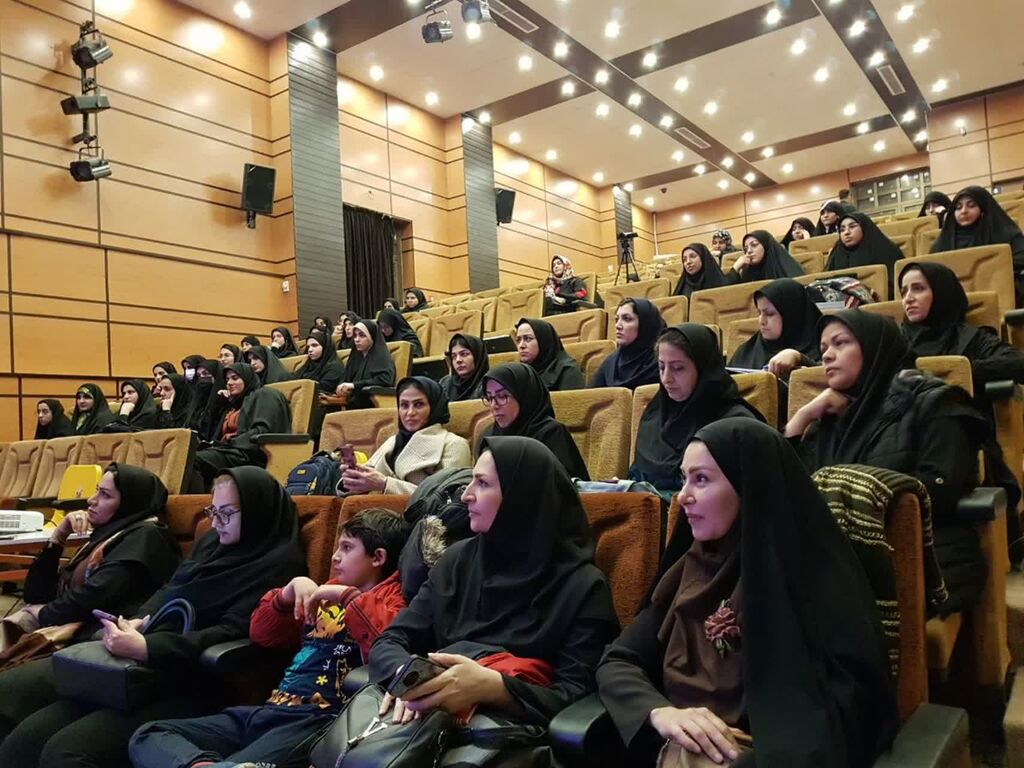 کارگاهی متفاوت و کاربردی در فلسفه‌ی اسلامی برای کودکان در کانون کرمانشاه