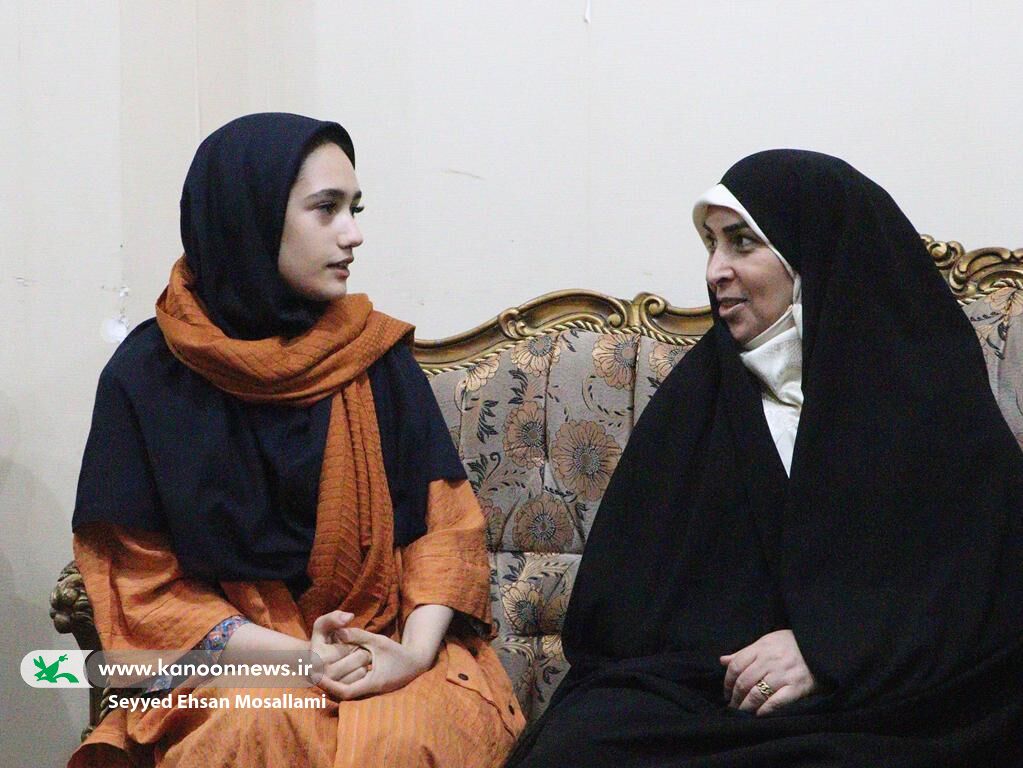 مدیرکل آفرینشهای فرهنگی کانون در منزل استعداد ادبی باشگاه قاف حضور یافت