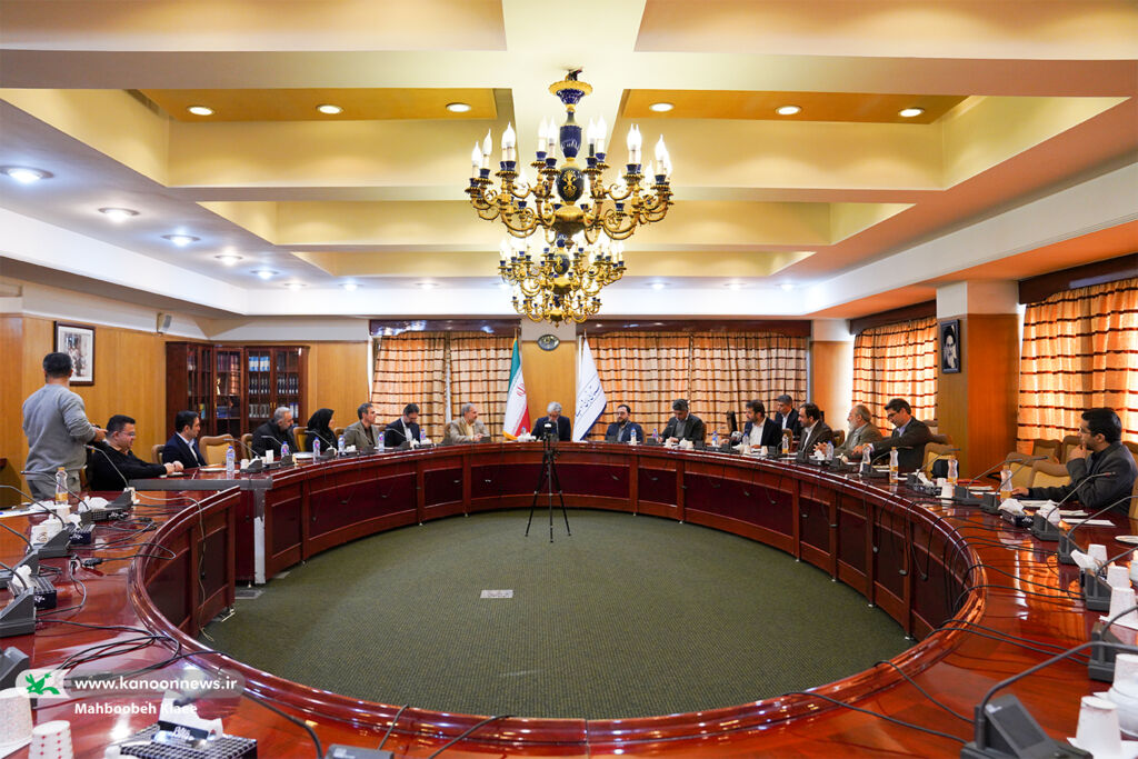 تفاهمنامه همکاری فرهنگستان زبان و ادب فارسی با کانون پرورش فکری امضا شد