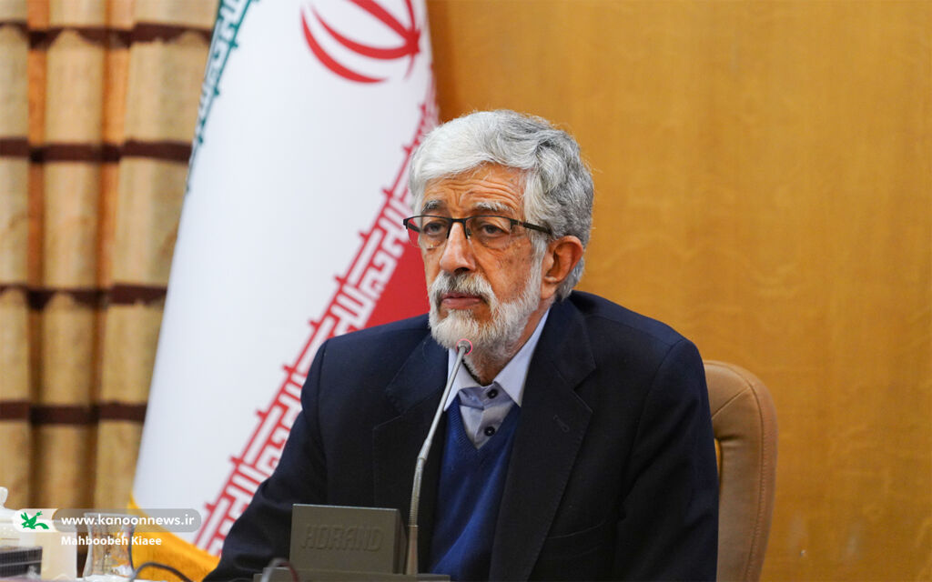 تفاهمنامه همکاری فرهنگستان زبان و ادب فارسی با کانون پرورش فکری امضا شد