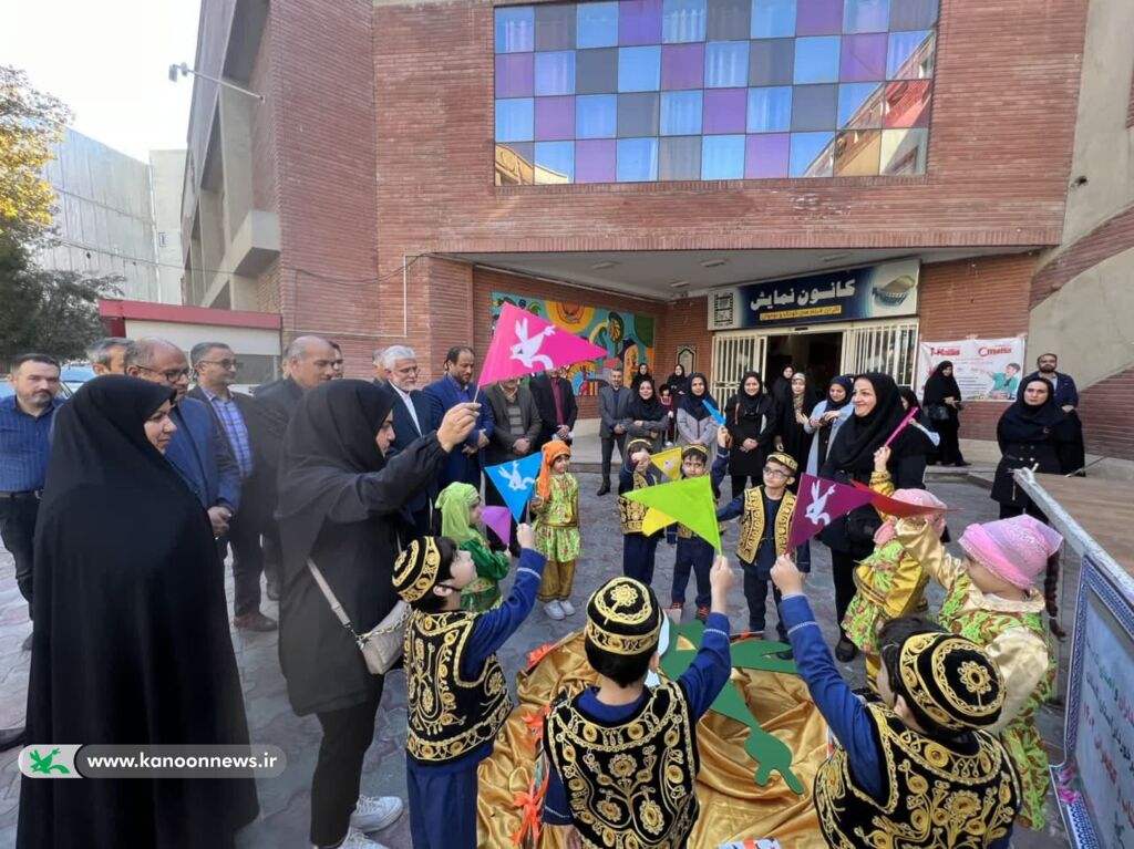 خرید ۱۳ دستگاه خودرو برای کانون پرورش فکری در سفر ریاست محترم جمهور