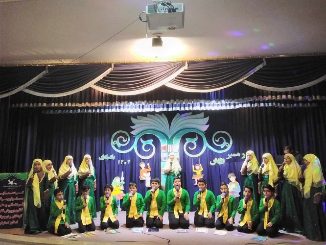 گفتگوی صمیمانه مدیر کل و مربیان مسوول کانون اصفهان / درگردهمایی نشست هم اندیشی