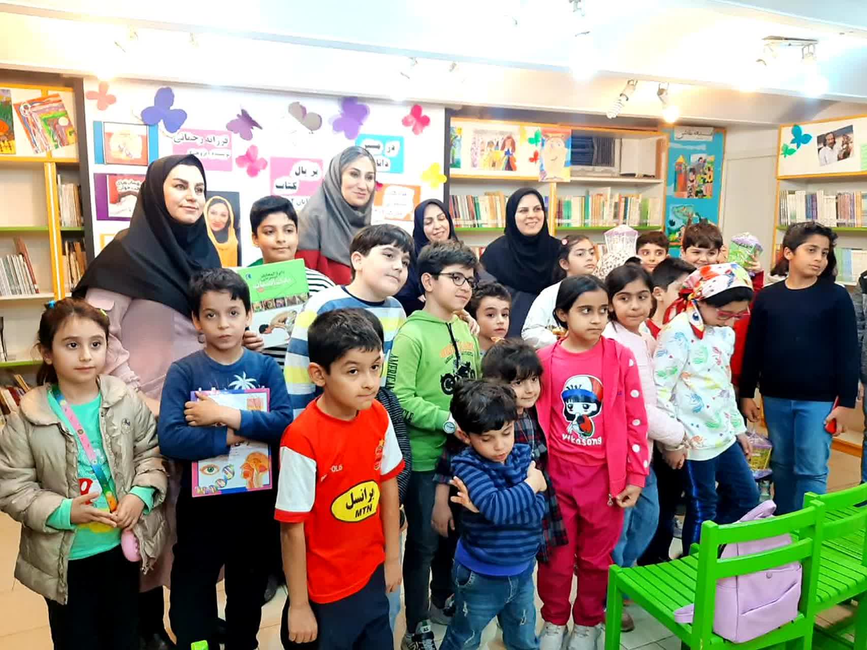 فرزانه رحمانی میهمان جشن کتاب «در مسیر دانایی بر بال کتاب»