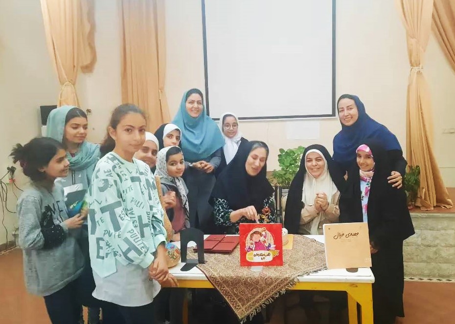 فرزانه رحمانی میهمان نقدستان ۲ شد