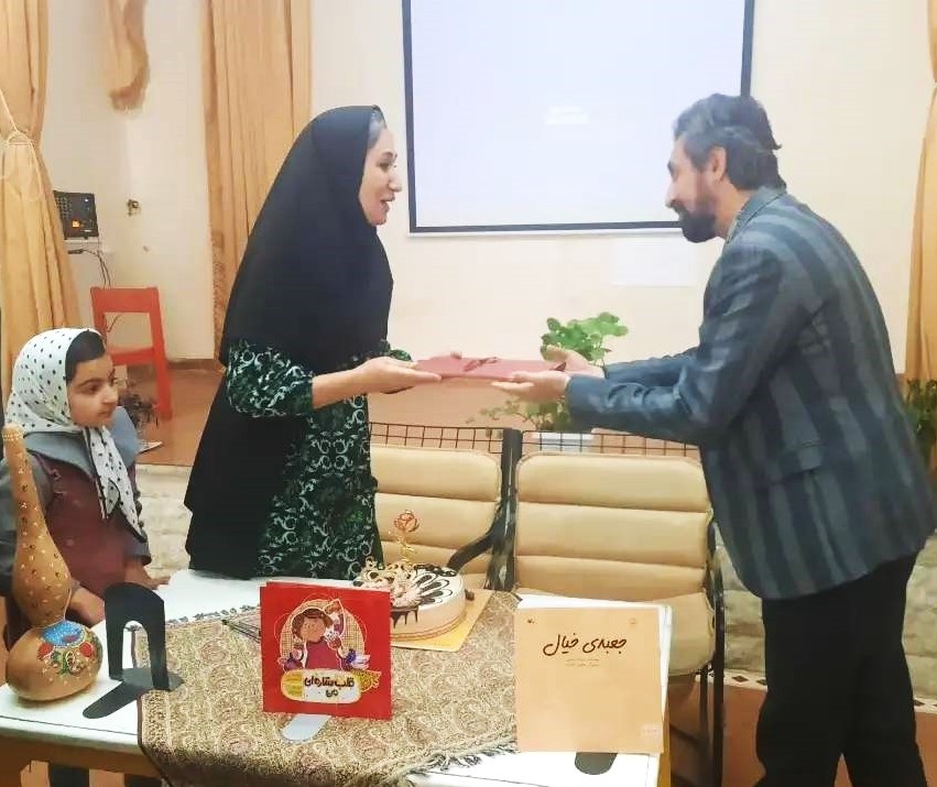 فرزانه رحمانی میهمان نقدستان ۲ شد