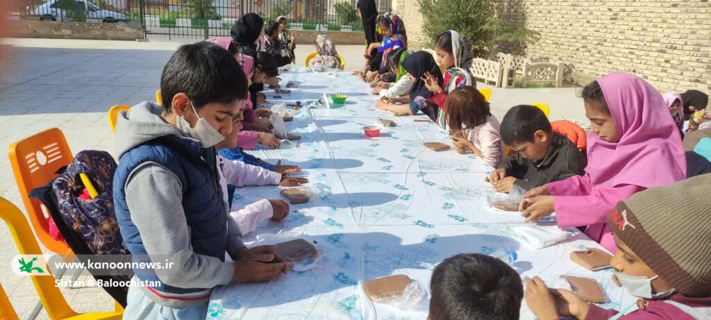 اجرای ویژه برنامه «کیمیای خاک» در مرکز فرهنگیهنری هیرمند(سیستان و بلوچستان)