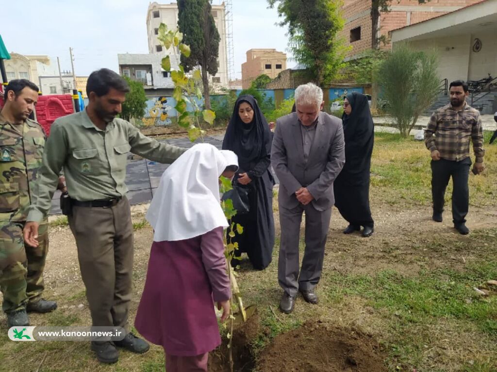 مشارکت کانون گالیکش در اجرای طرح مردمی کاشت یک میلیارد درخت در کشور